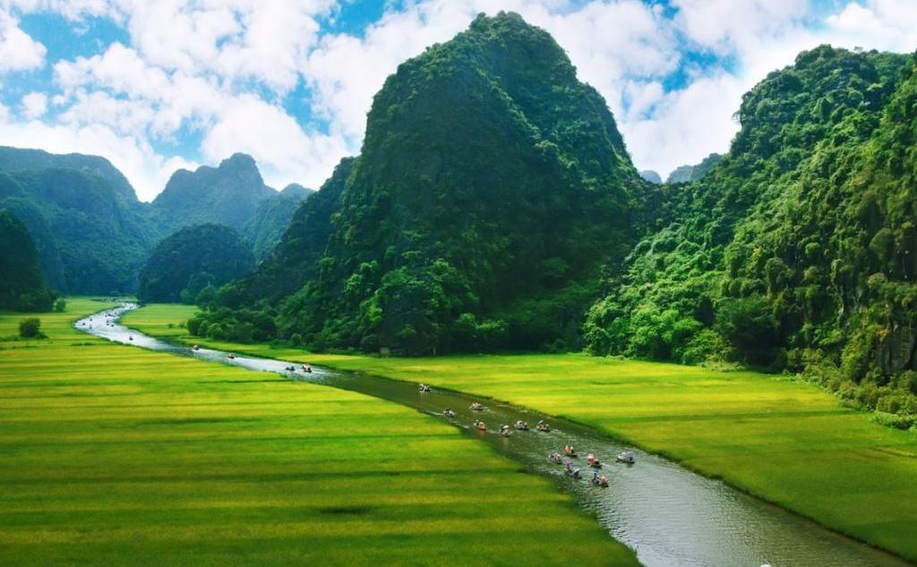 全國(guó)出發(fā)南北穿越越南6日落地自駕游：岑山海灘-陸龍灣-發(fā)焰石大教堂6日休閑自駕游