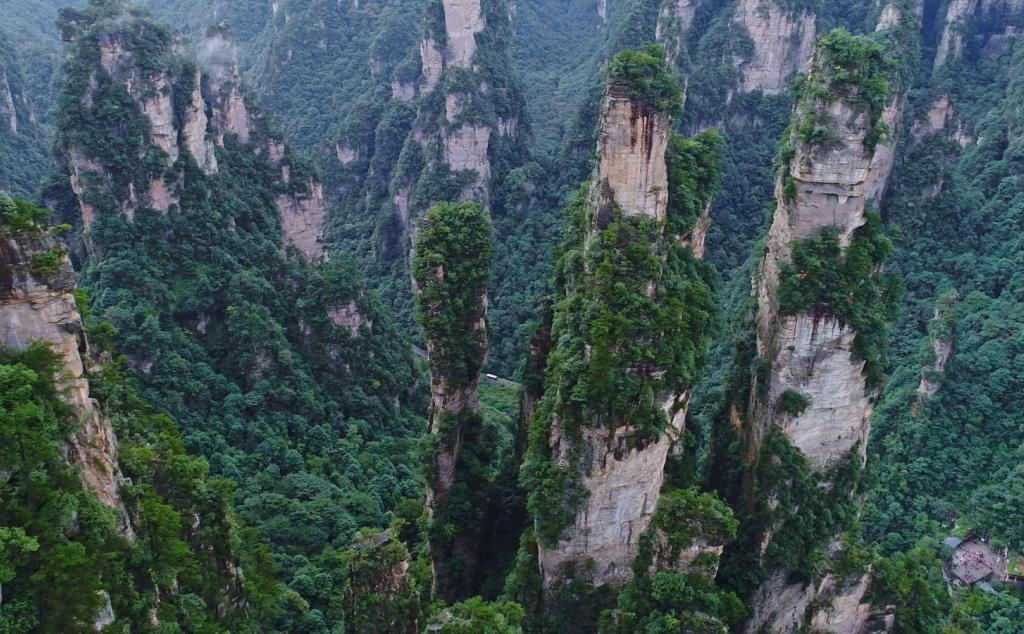 成都出發(fā)湘西6日深度自駕：酉陽(yáng)桃花源-鳳凰古城-張家界森林公園-天門(mén)山森林公園6日自駕游