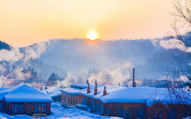 哈爾濱集合東北8日落地游：雪鄉(xiāng)-威虎寨-長(zhǎng)白山-老里克湖-萬(wàn)科滑雪場(chǎng)8日落地冬季游